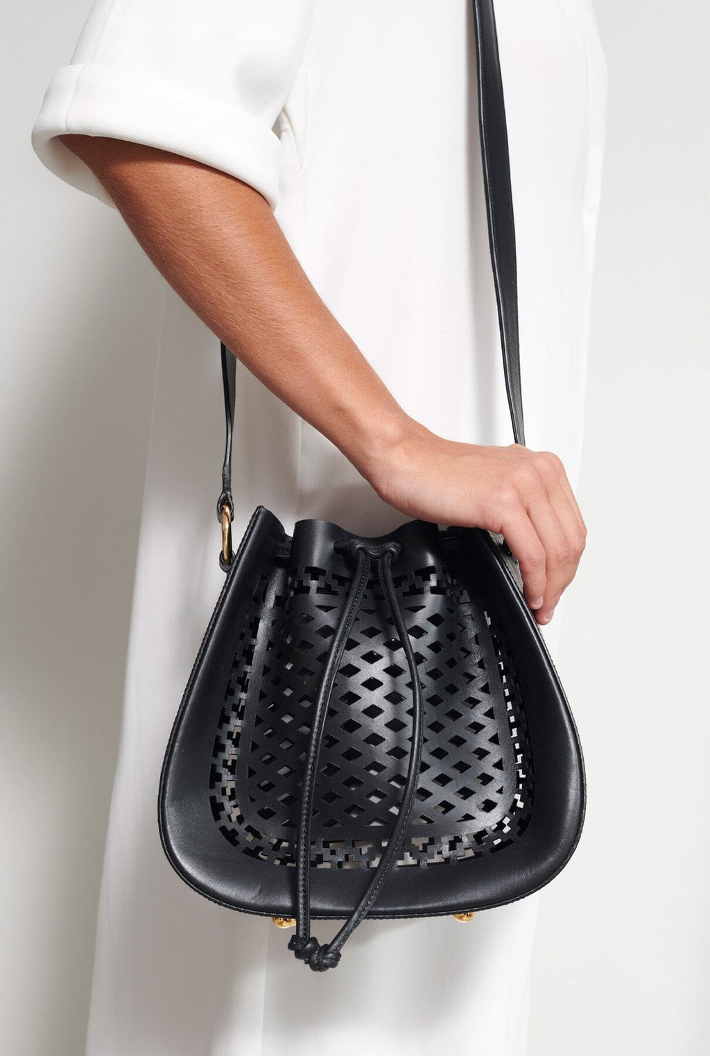 Bolso Tonneau Negro
