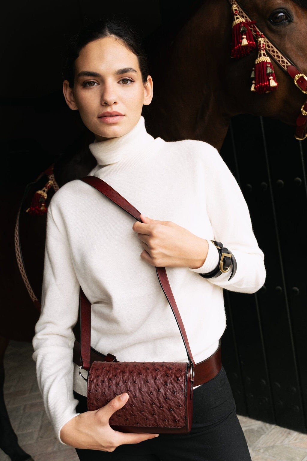 Bolso Violeta avestruz burdeos