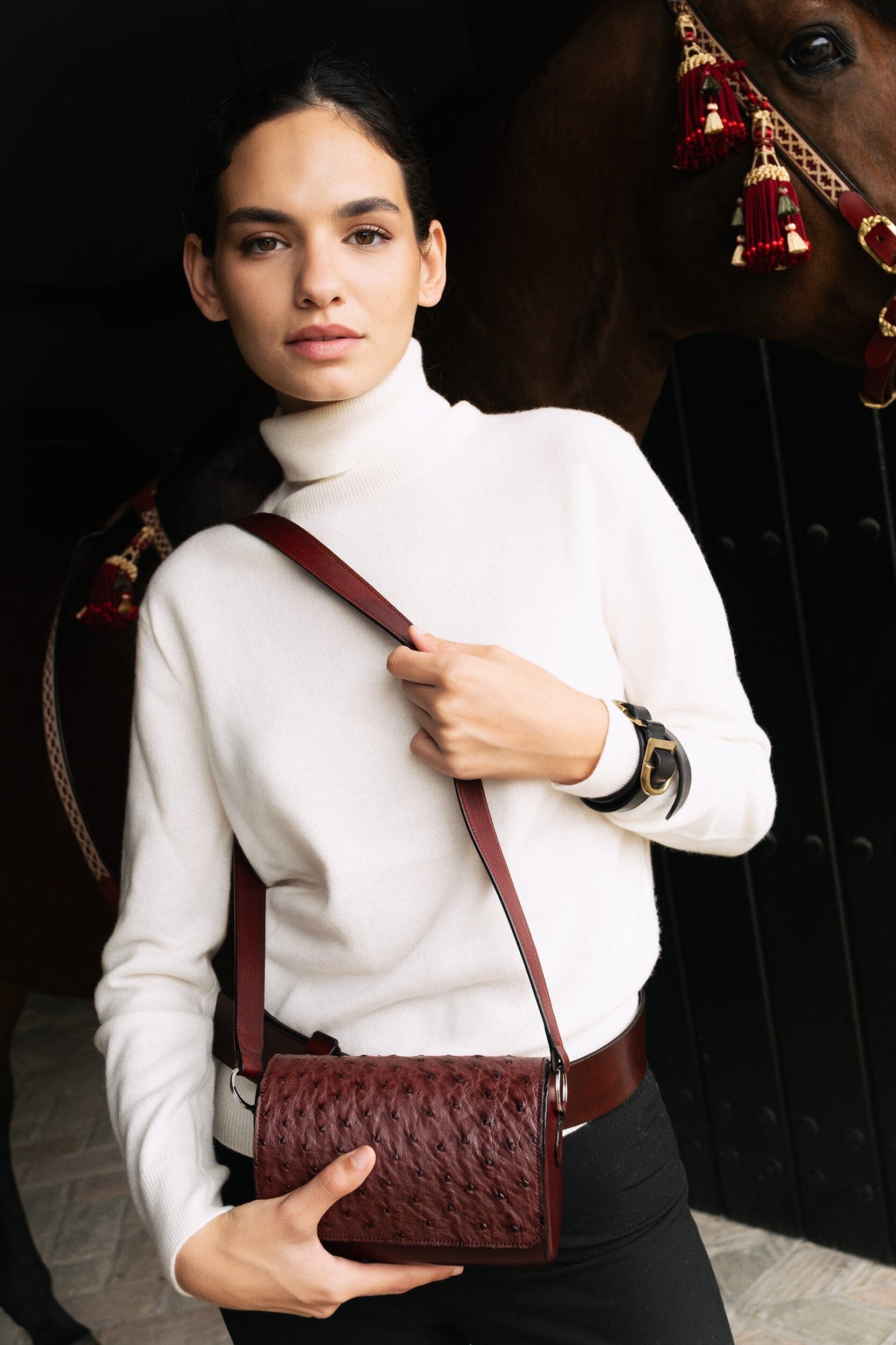 Bolso Violeta avestruz burdeos