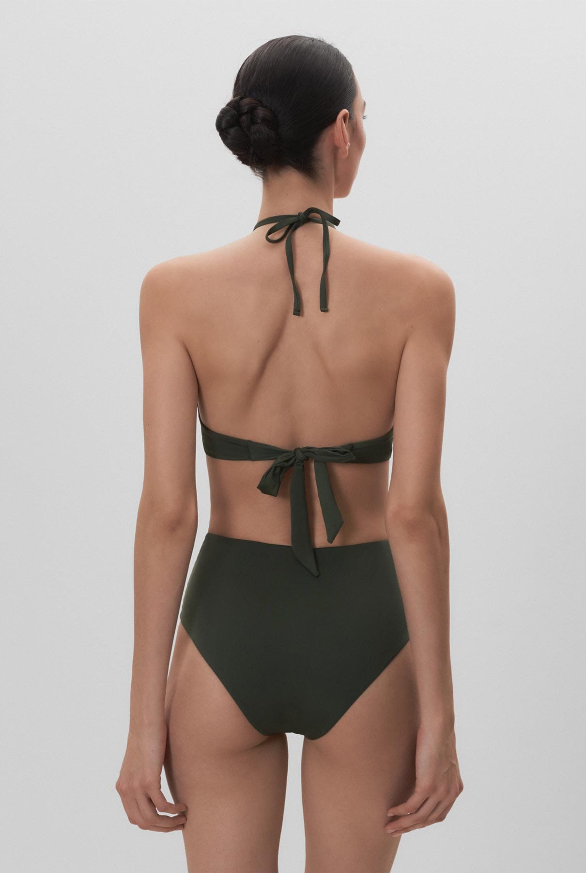 Braguita de bikini tiro alto