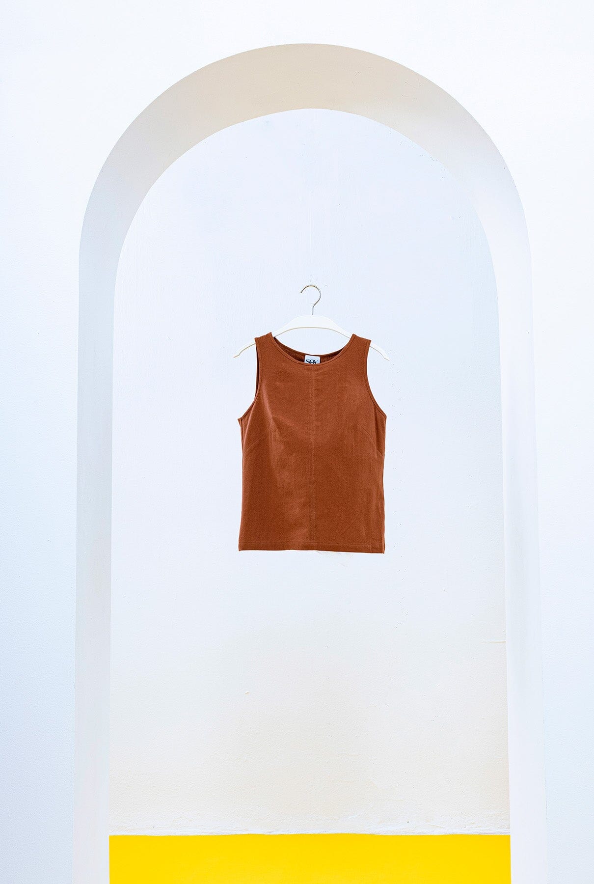 CAMISETA ADRIANA MARRÓN