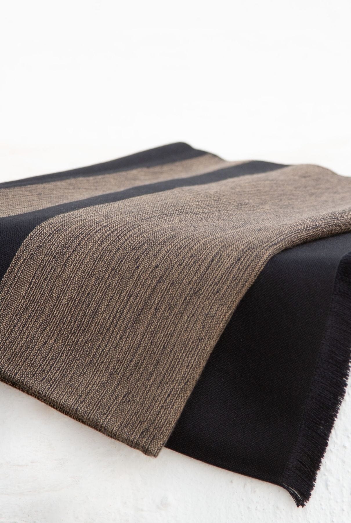 CHAL CASHMERE/ SEDA Fino NEGRO JASP ORO