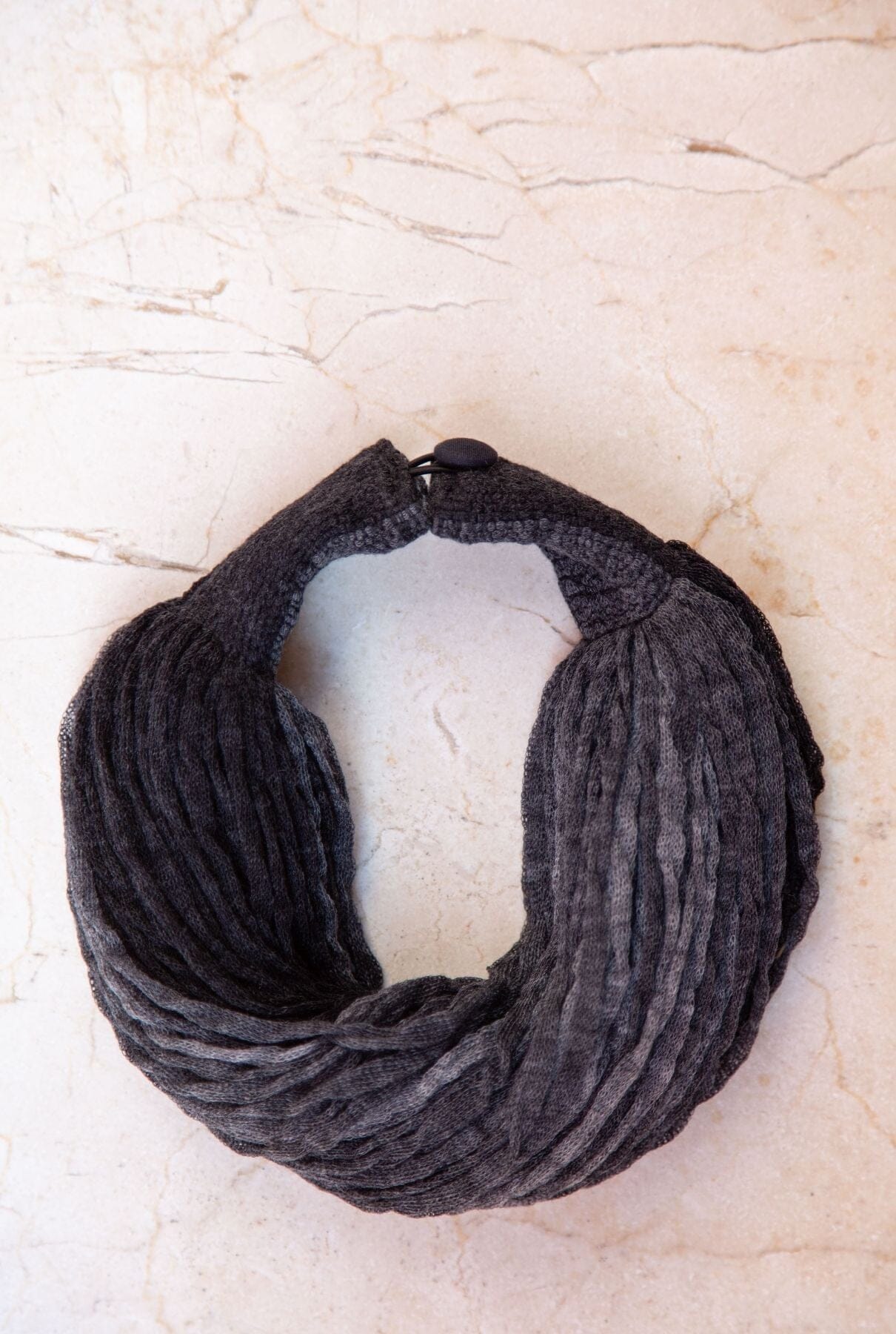 COLLAR LANA BICOLOR NEGRO/GRIS