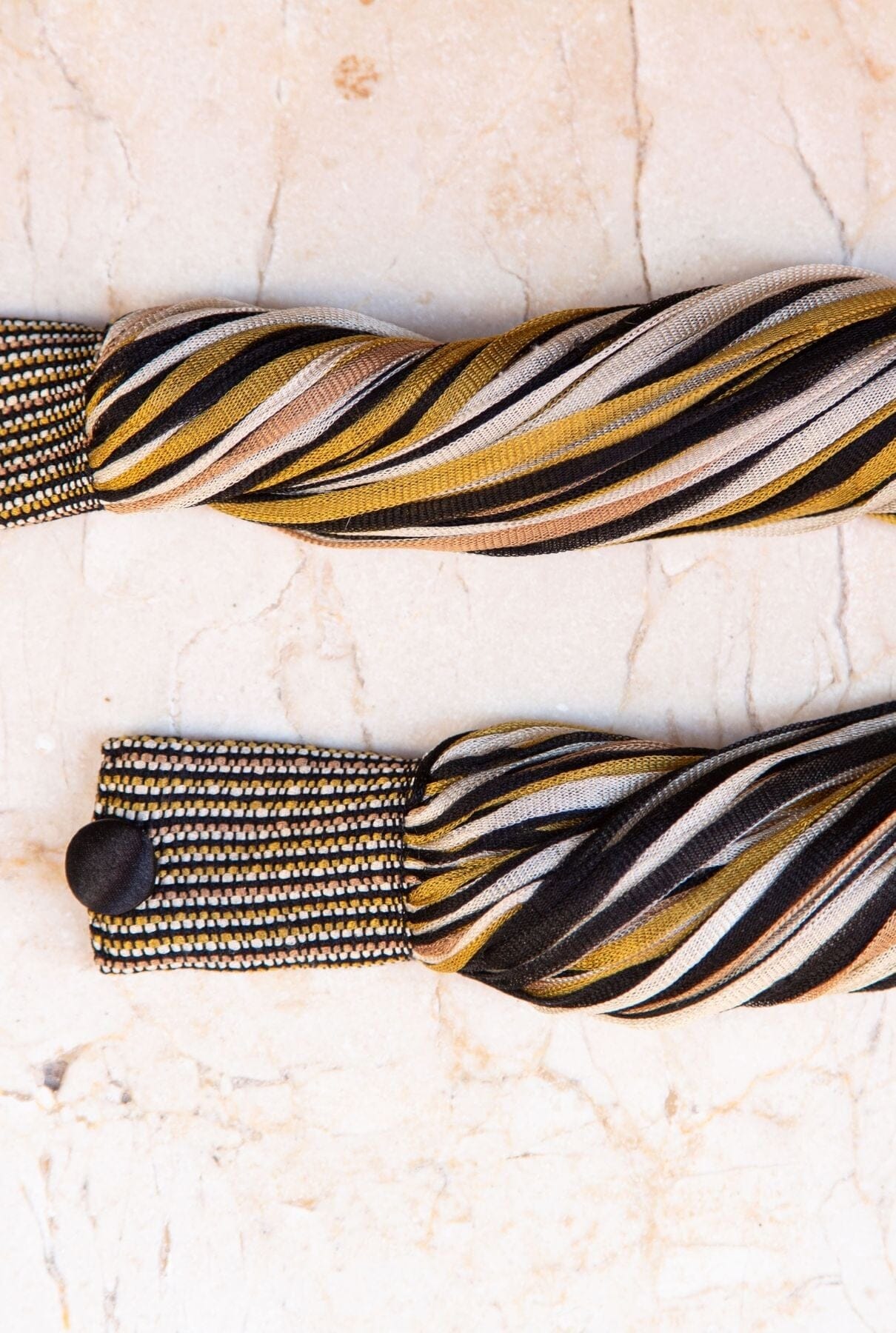 COLLAR SEDA NEGRO/ CAMEL/ ORO/ BEIGE
