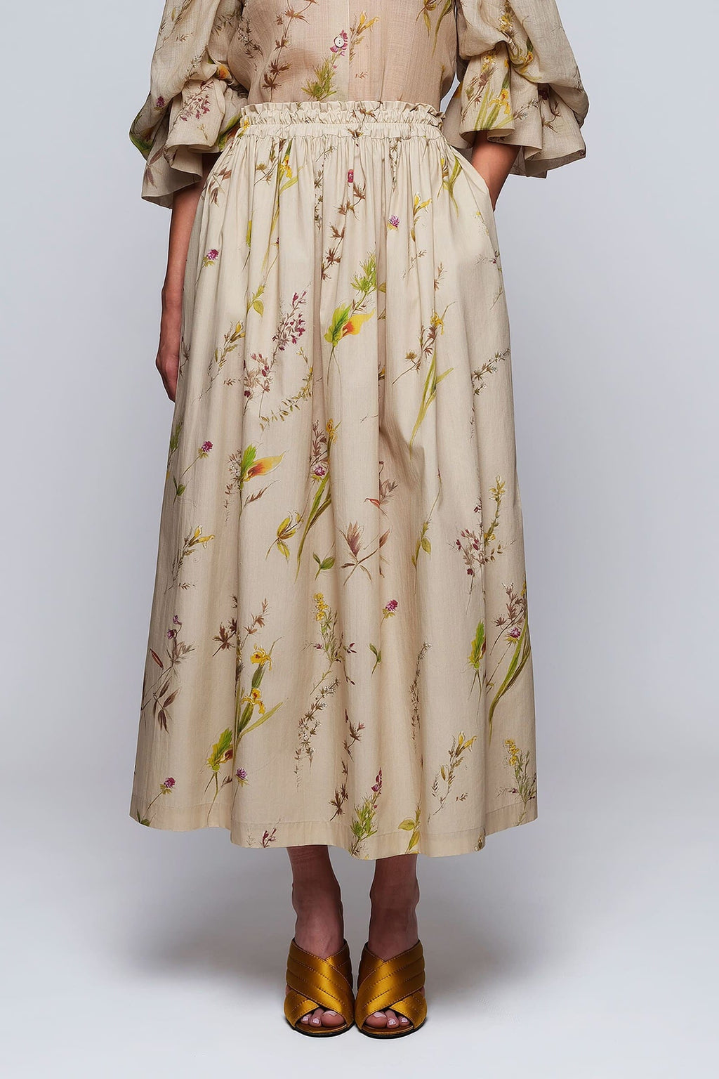 Falda midi beige de algodón estampado floral