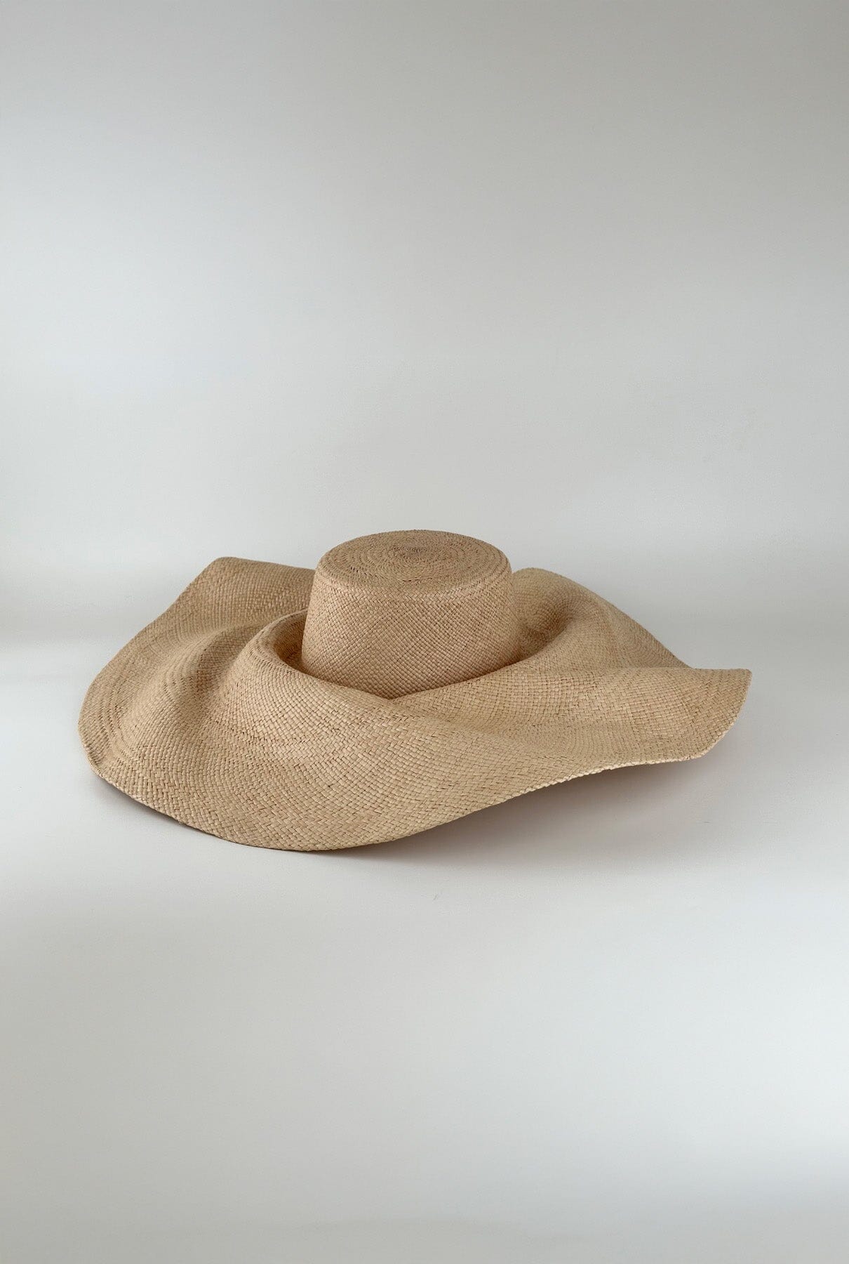 Léa Pre order