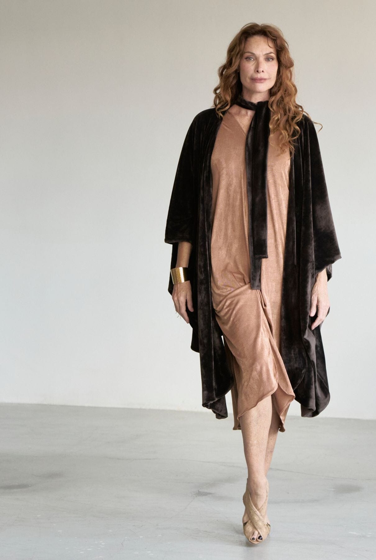 LIZ VESTIDO BEIGE