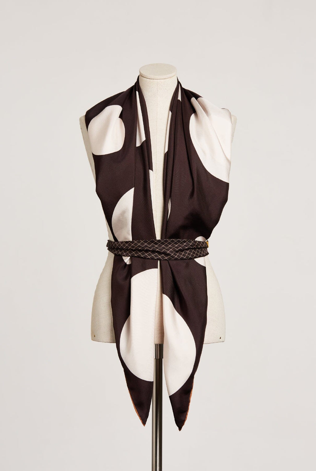 The Candela Scarf wrap / chocolate