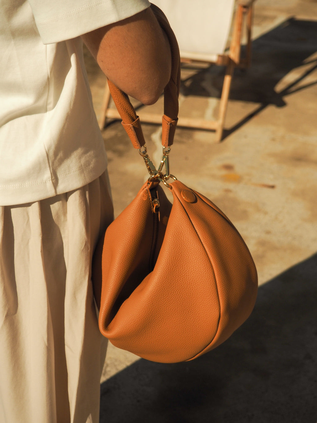 THE MINI GONDOLA BAG CLUB CAMEL