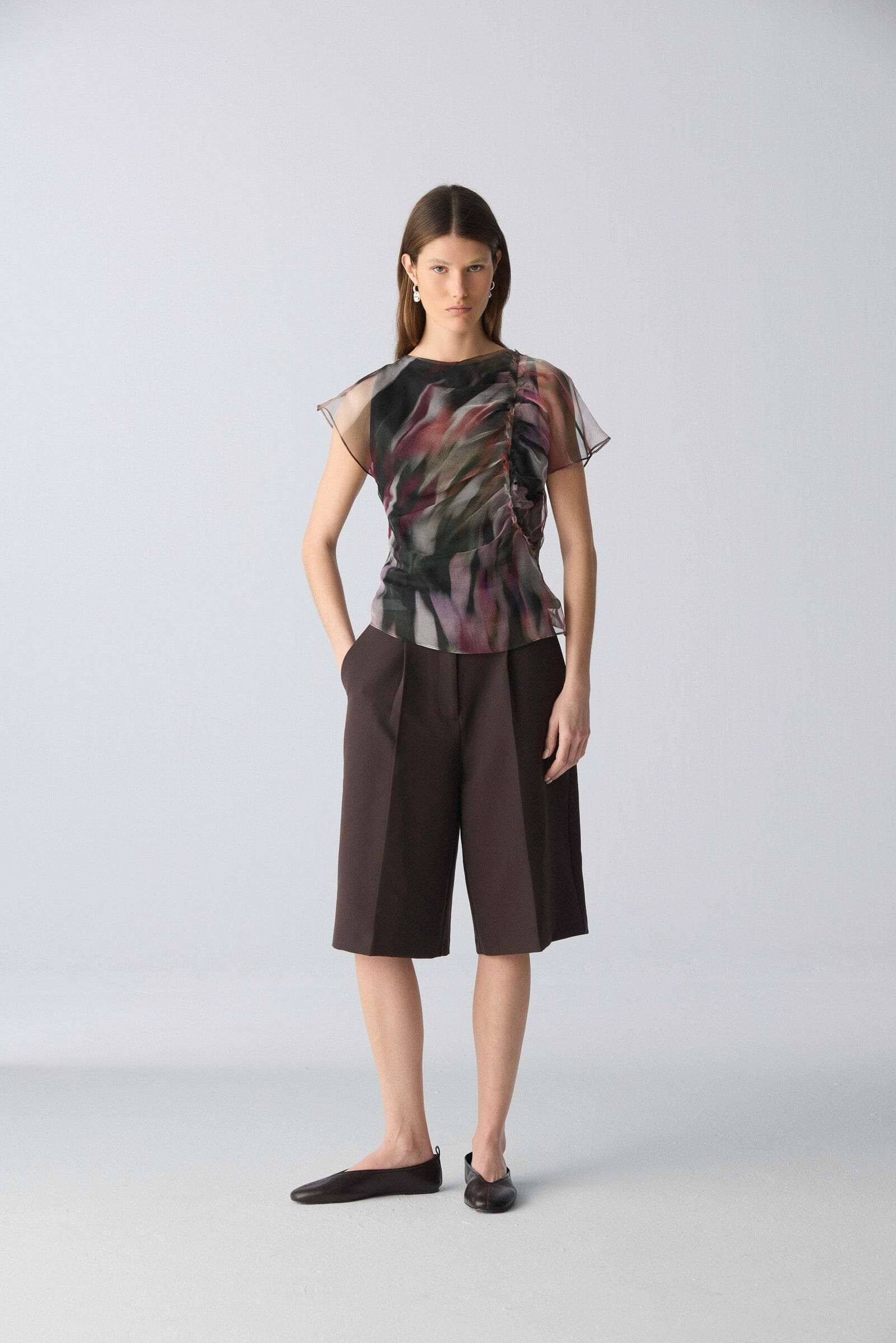 Top drapeado de organza estampado