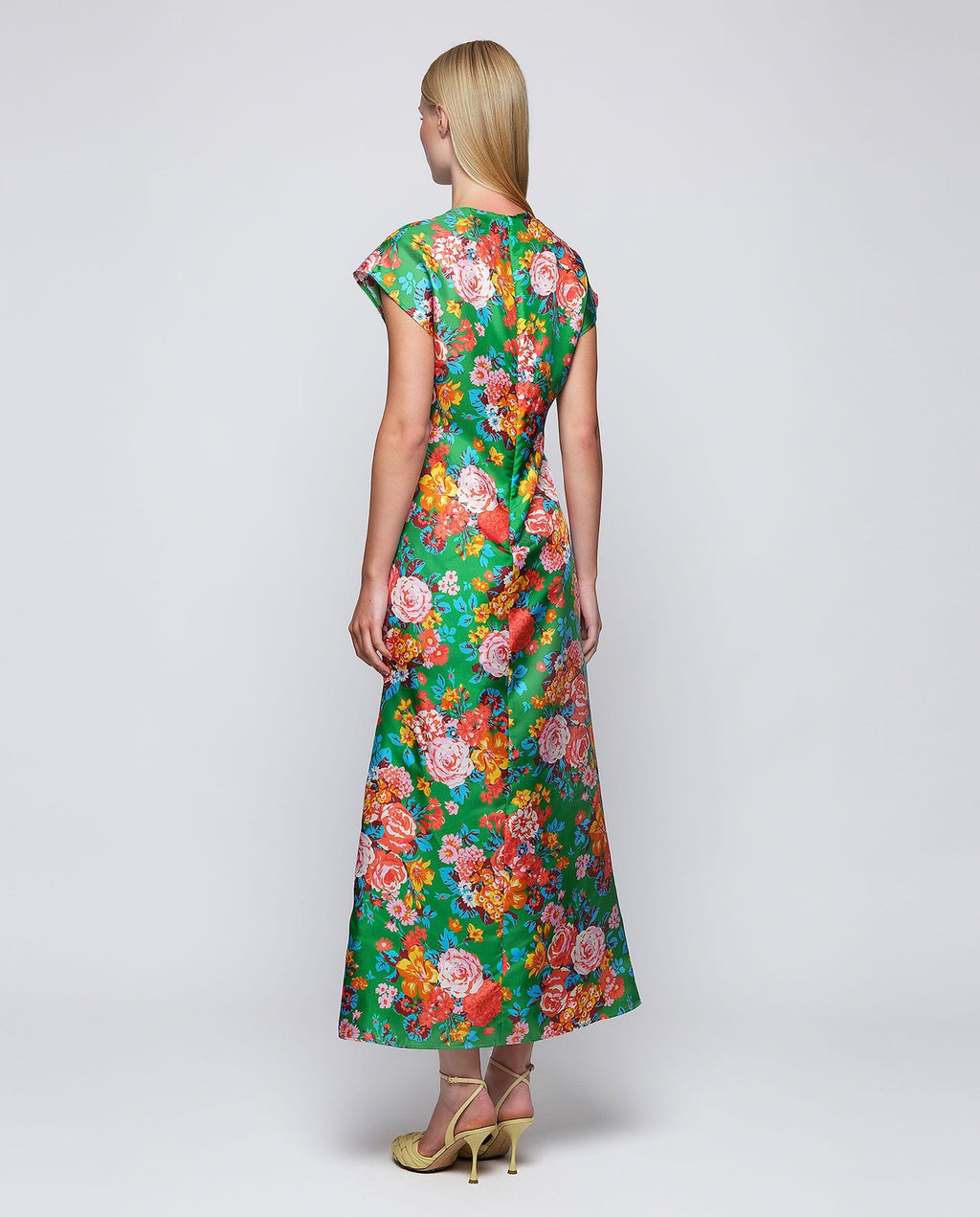 Vestido drapeado verde estampado floral seda
