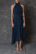 Vestido halter midi azul con estampado de lunares y lazada