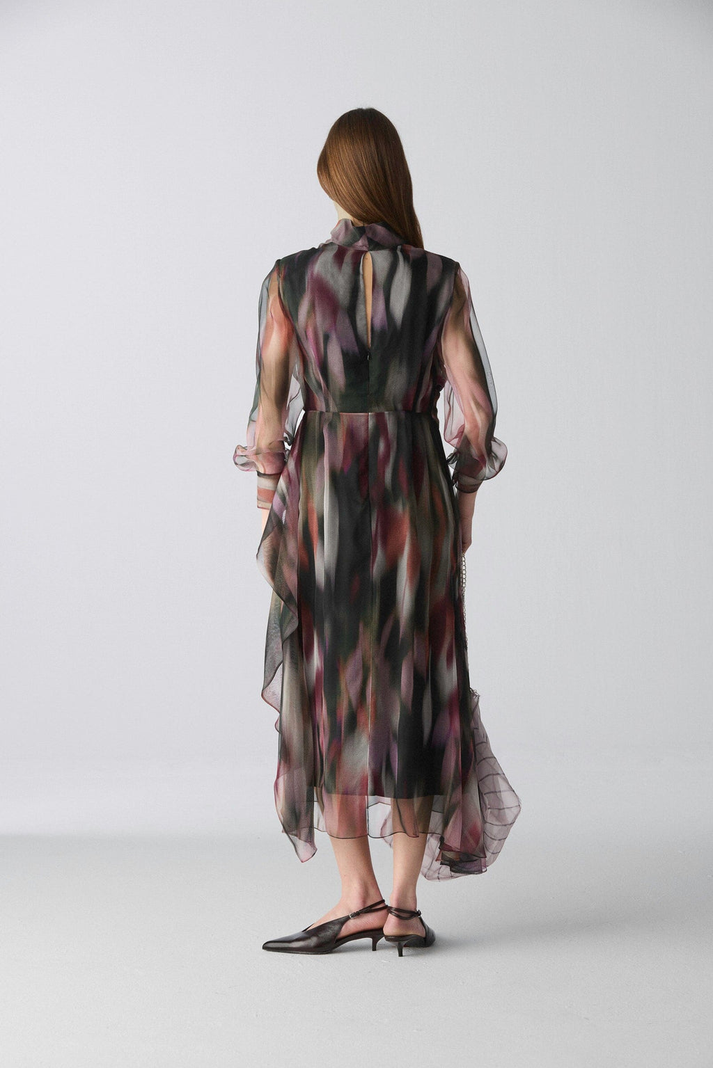 Vestido midi cruzado organza estampada