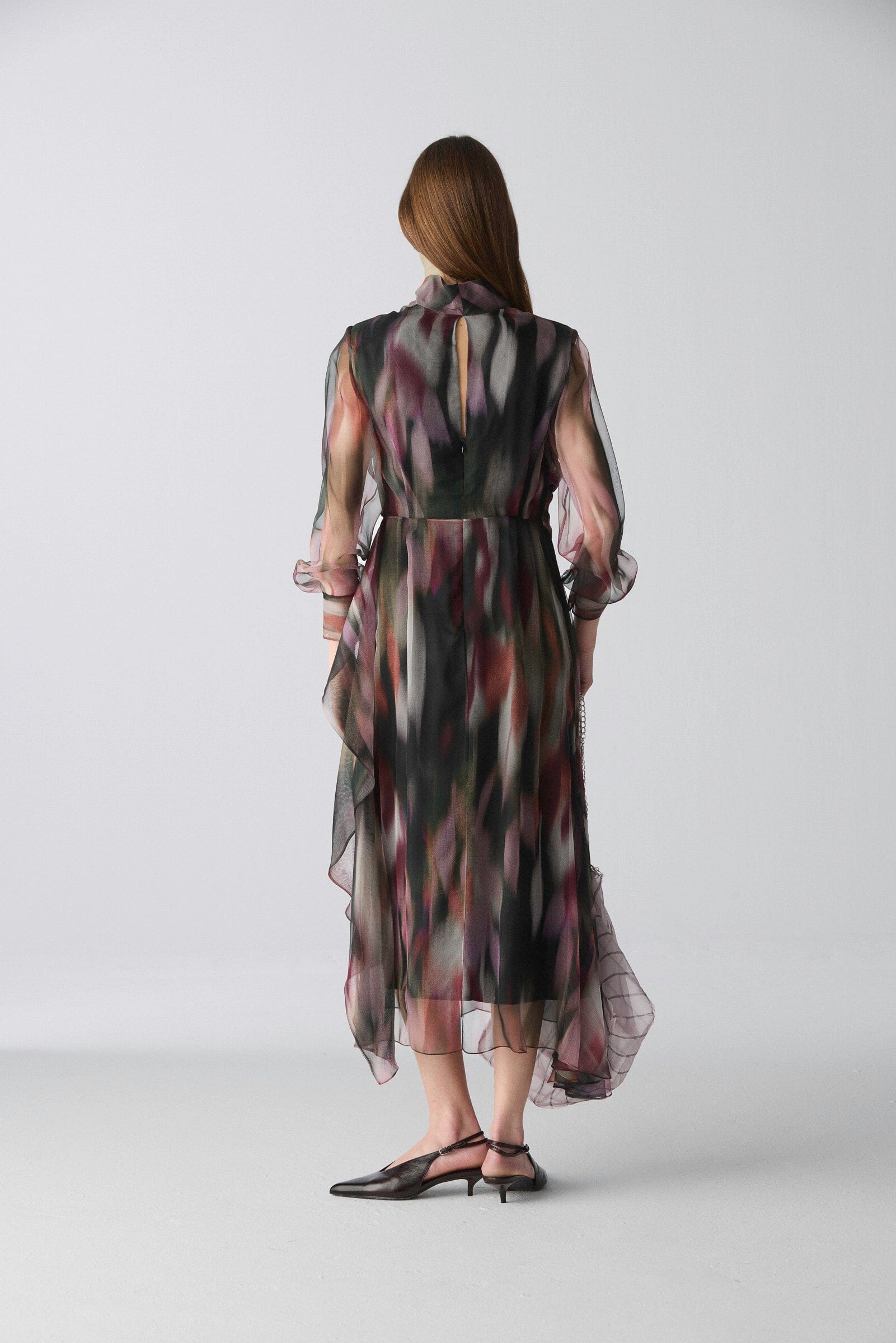 Vestido midi cruzado organza estampada