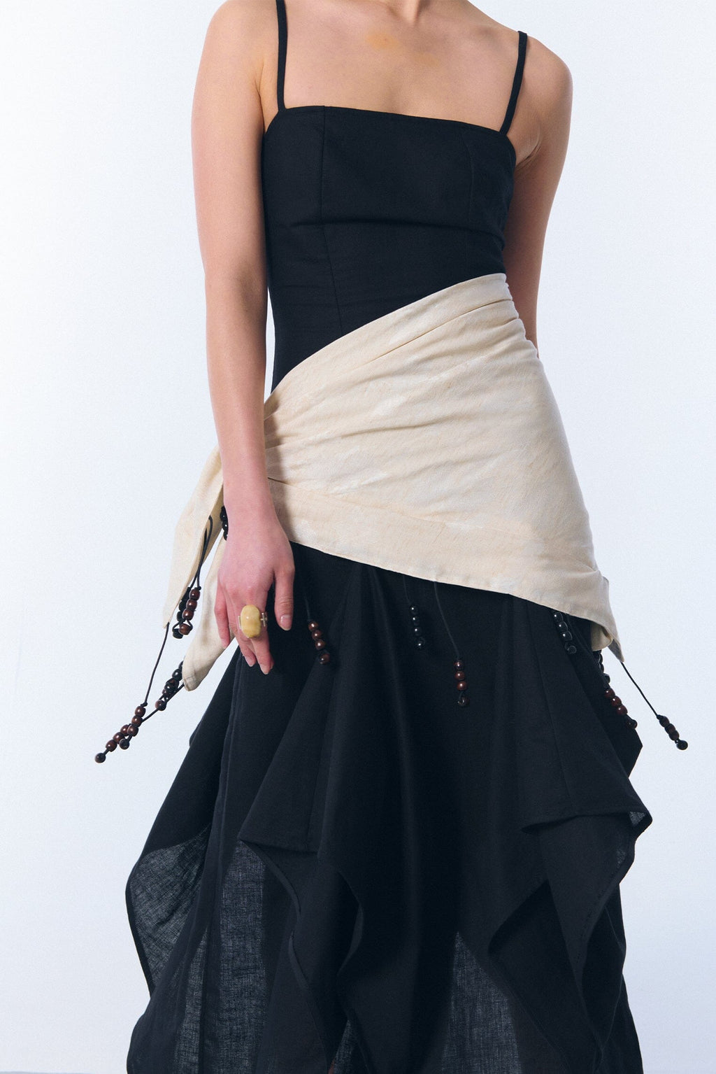 Vestido "tendal" en lino negro